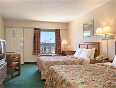 Days Inn By Wyndham Apple Valley Pigeon Forge/Севьервилл Номер фото