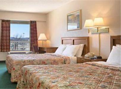 Days Inn By Wyndham Apple Valley Pigeon Forge/Севьервилл Номер фото