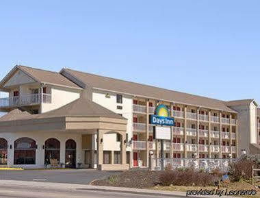 Days Inn By Wyndham Apple Valley Pigeon Forge/Севьервилл Экстерьер фото